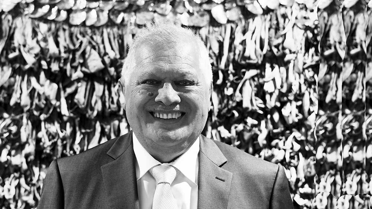 Tā Wira Gardiner honoured in Chair and Centre establishment
